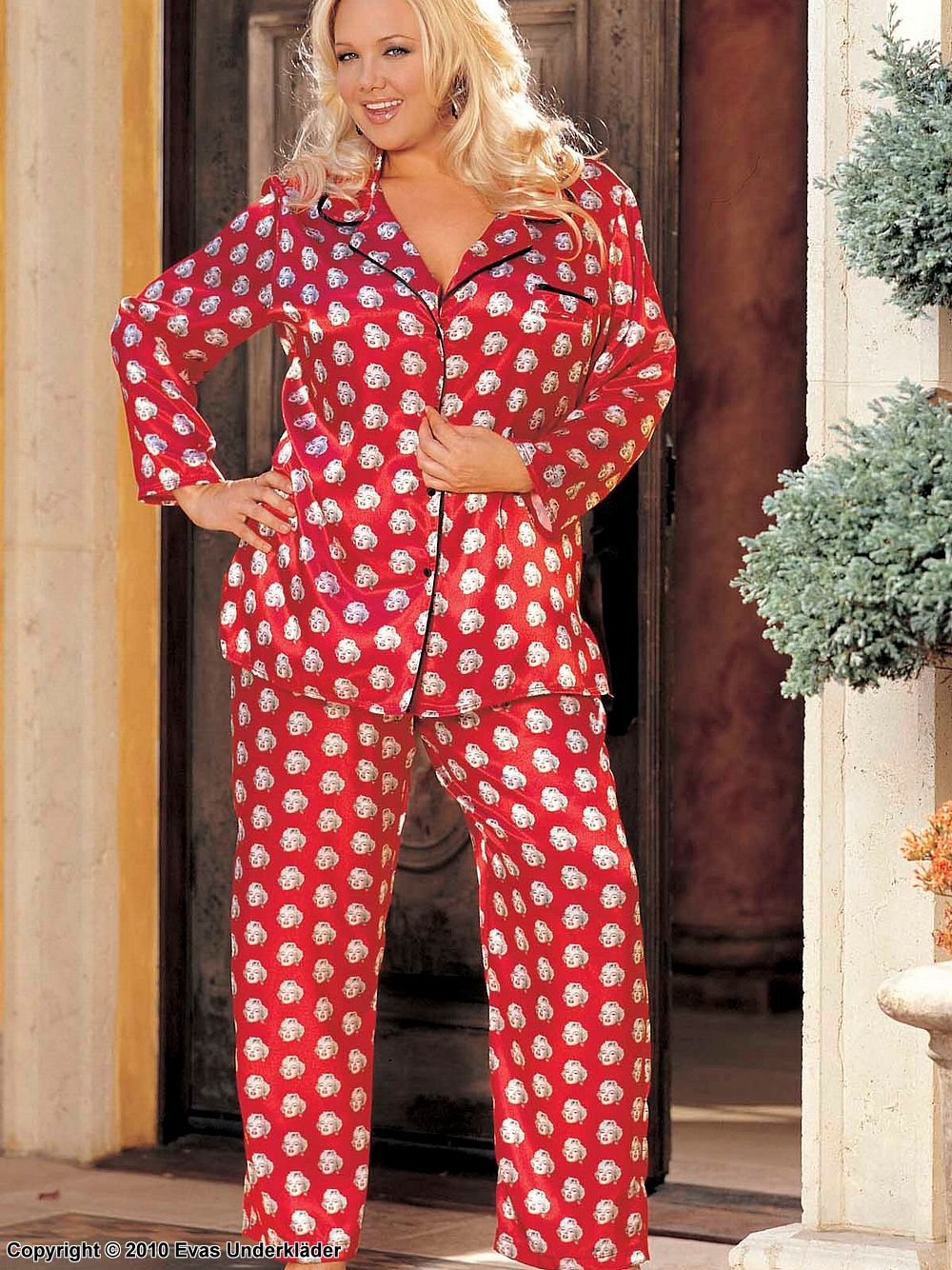 Marilyn Monroe pyjamas